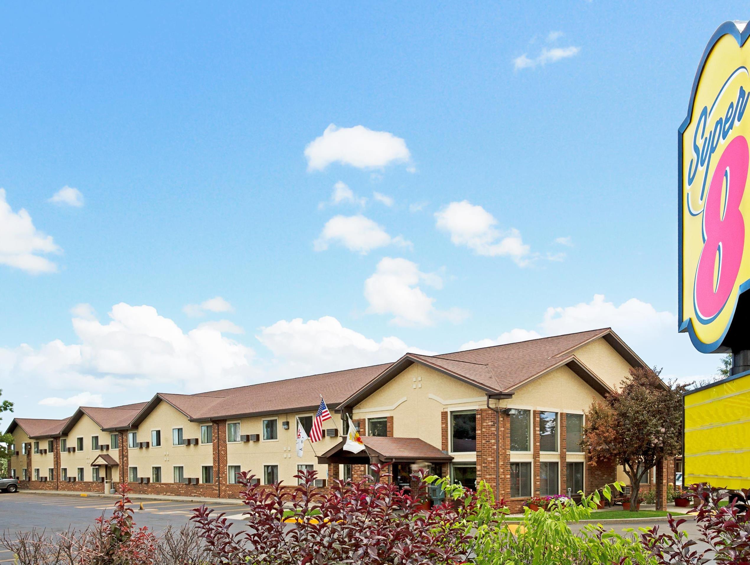 Super 8 By Wyndham Longmont/Twin Peaks Hotel Exterior photo