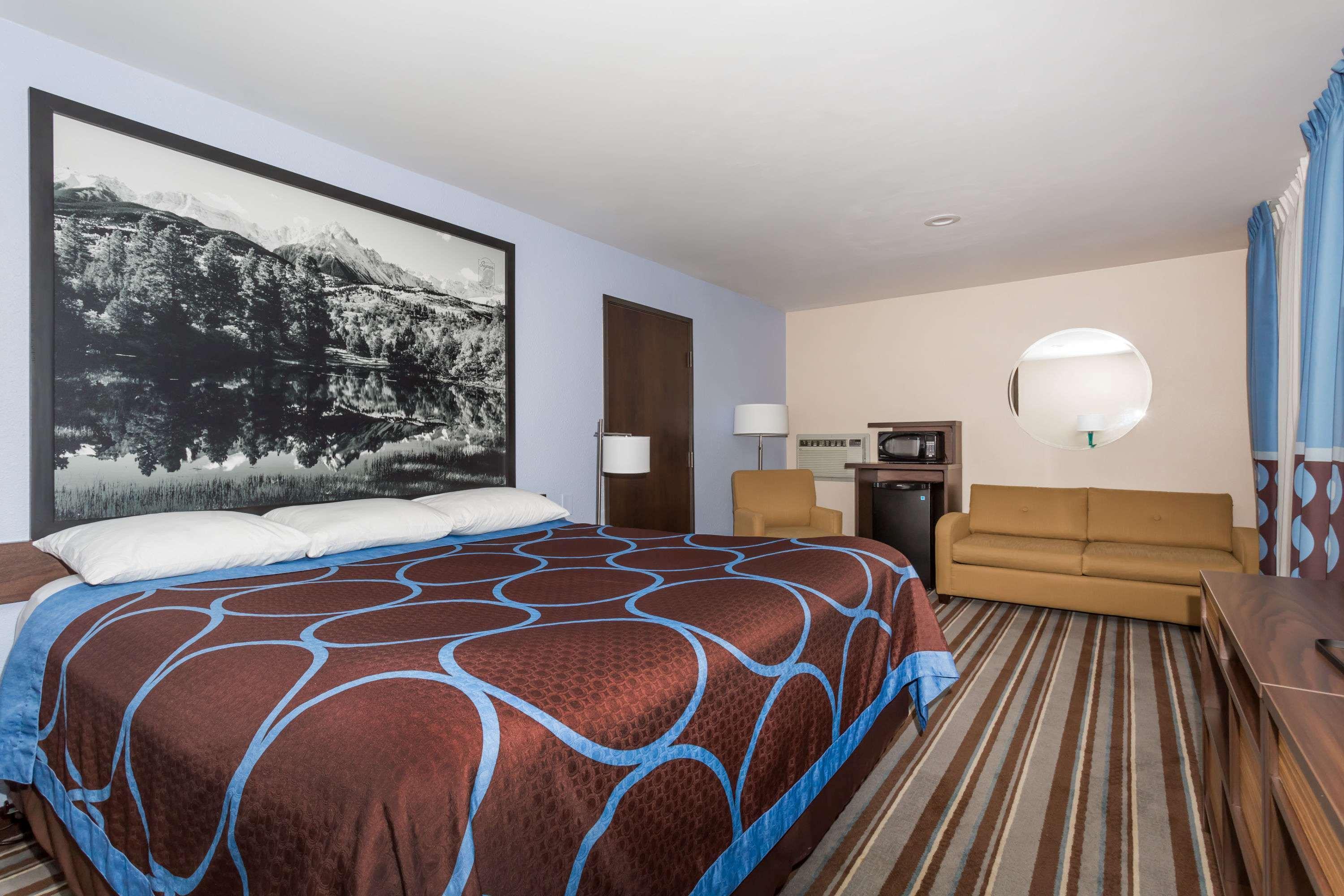 Super 8 By Wyndham Longmont/Twin Peaks Hotel Exterior photo