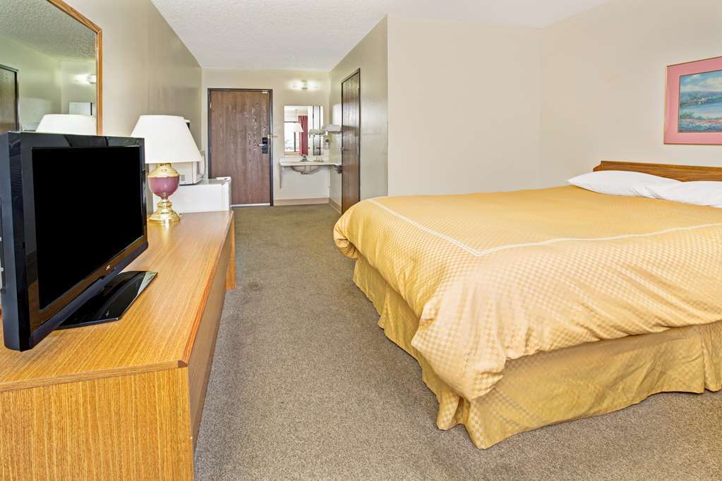 Super 8 By Wyndham Longmont/Twin Peaks Hotel Room photo